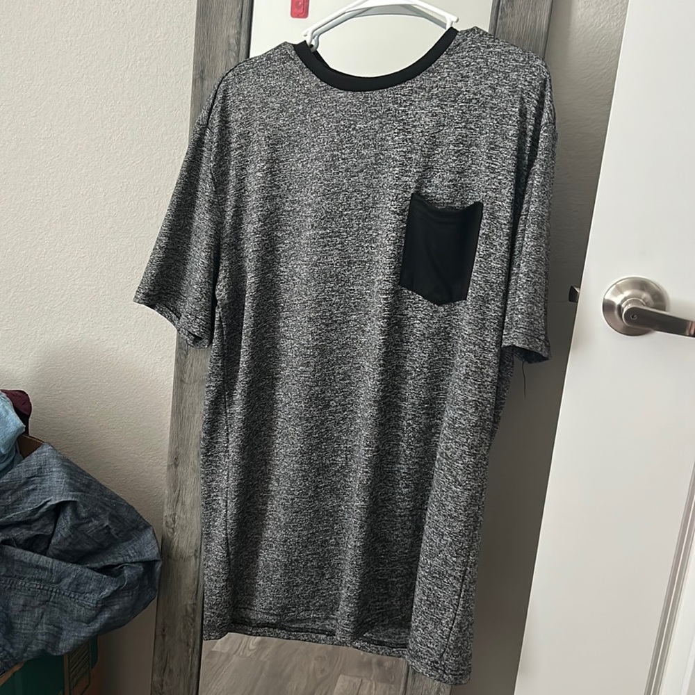 Basic Tee! Size Large